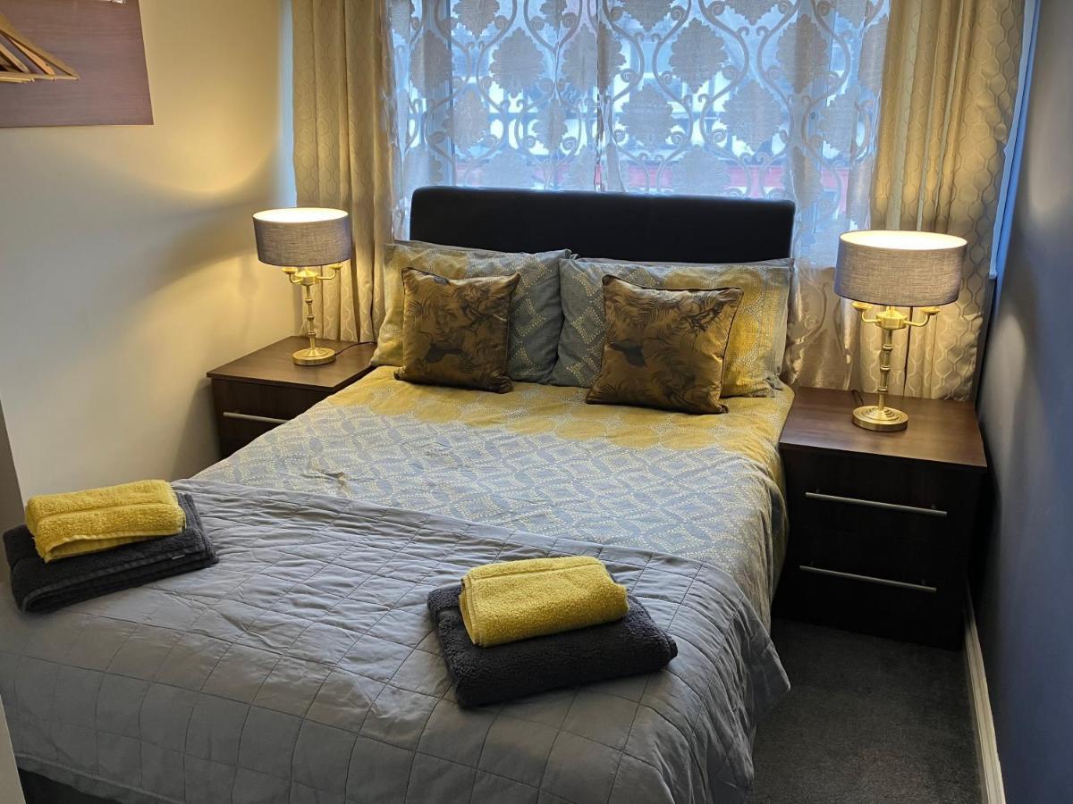 The Mountain View Suite - 2 Minute Walk To The Lovely Beach Front Promernade Of Ландъндо Екстериор снимка